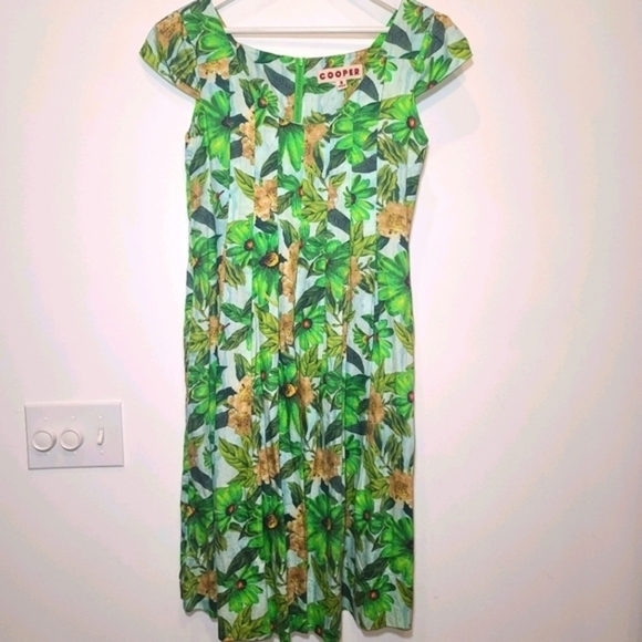 Cooper Dresses & Skirts - Cooper Green Hydrenga Floral Tropical Dress